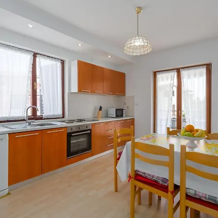 Apartments With Wifi Rovinj - 7144
