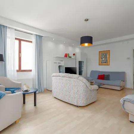 Apartment Apartments With Wifi Rovinj - 7144 *